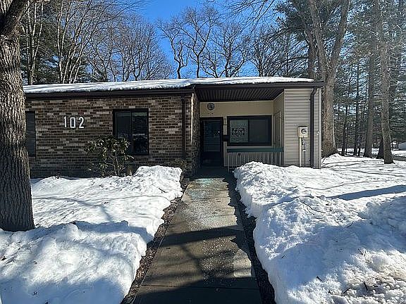 3rd image of 102 Arrowood Rd Unit B