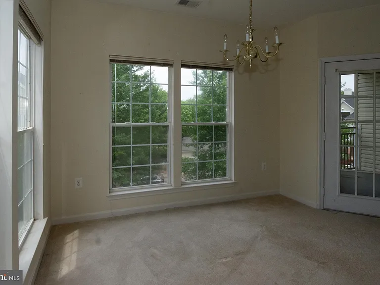 4139 Fountainside Ln — Photo 6