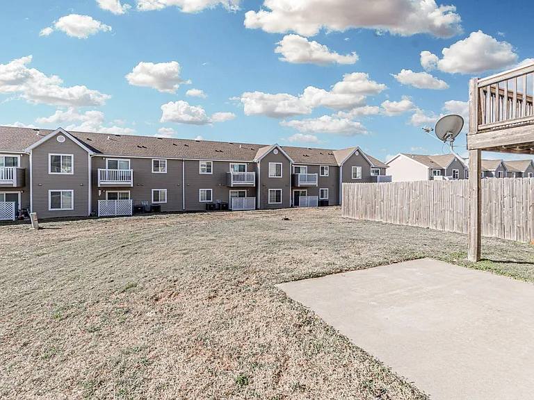2615 Kathie Dr — Photo 8