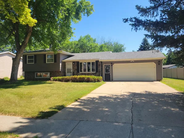 2106 N Jay St, Aberdeen City, SD 57401