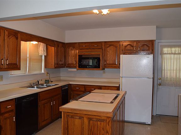 5th image of 1707 Sunset Dr