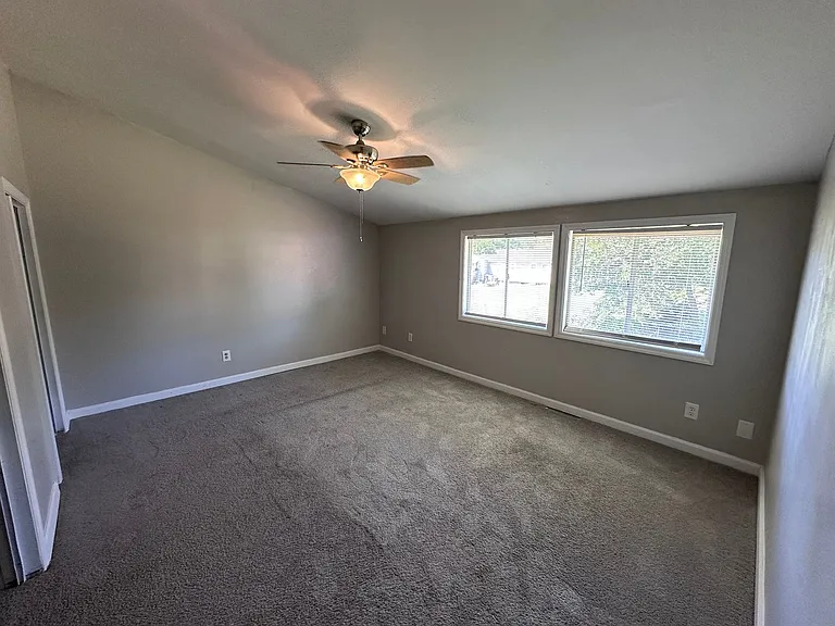 1124 Weston St — Photo 11