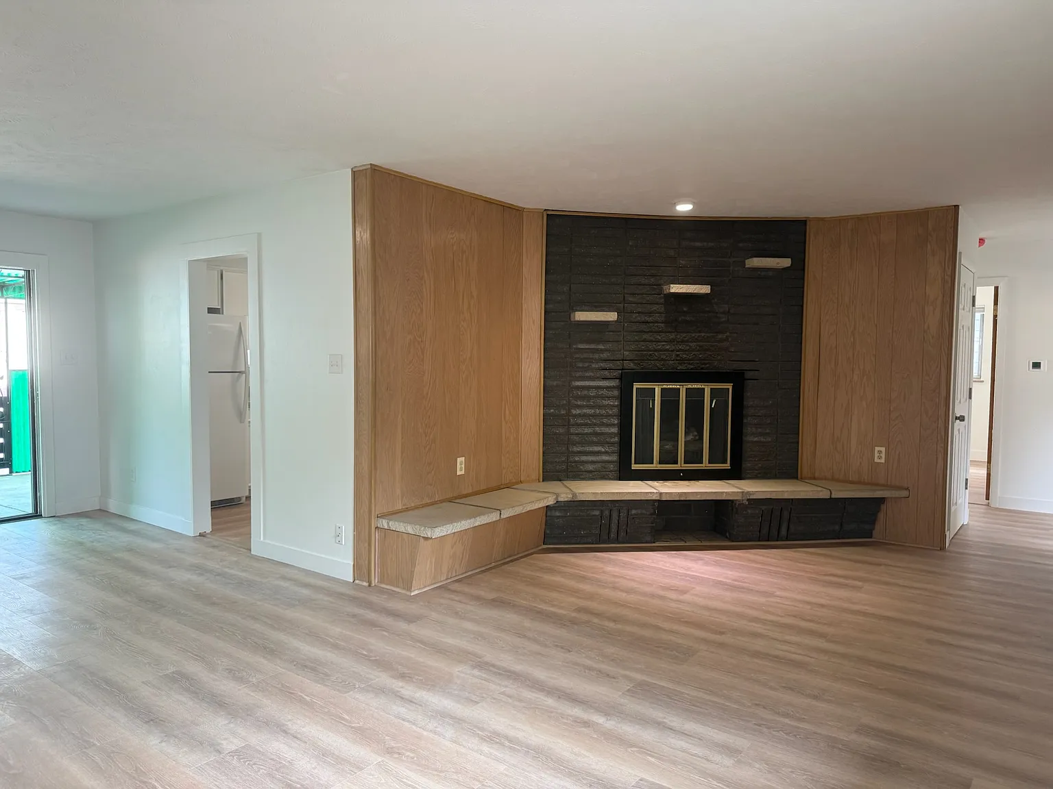 3 bed, 1400 sqft, $3,000 — Photo 2
