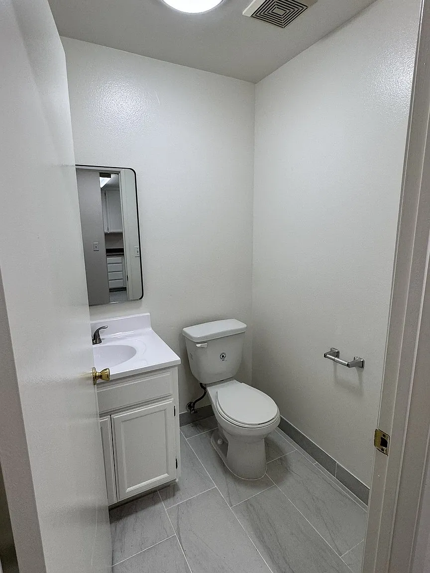 2 bed, 2.5 bath, 900 sqft, $2,650 — Photo 3