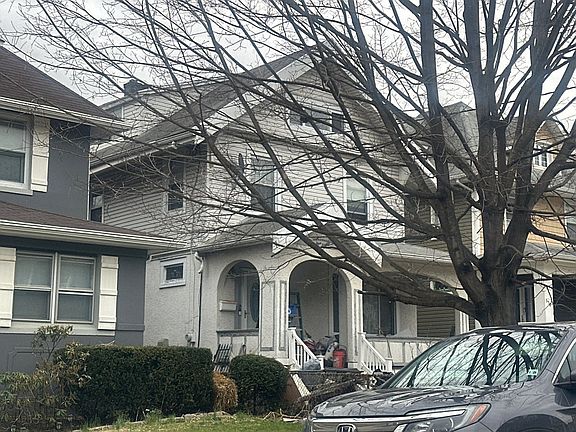 3rd image of 180 De Witt Ave