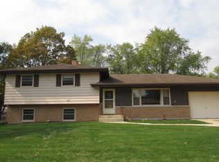 866 Carol Ave, Elgin, IL 60123