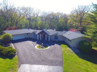 381 W County Line Rd, Barrington, IL 60010