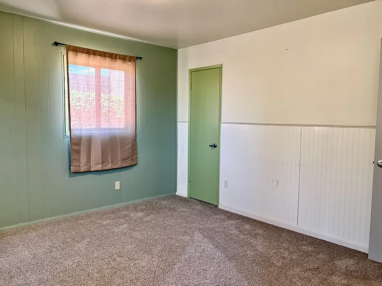 1721 Utah St NE — Photo 18