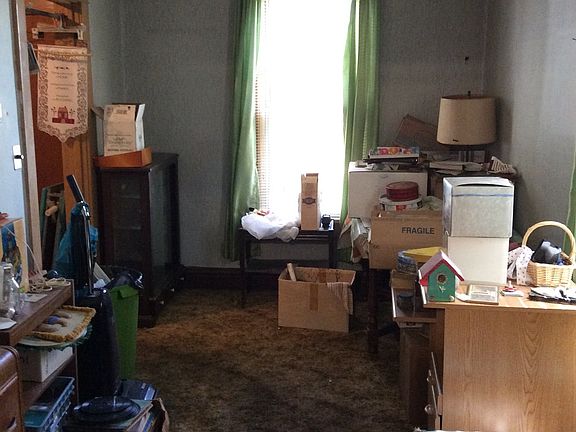3rd image of 423 Quincy Ave