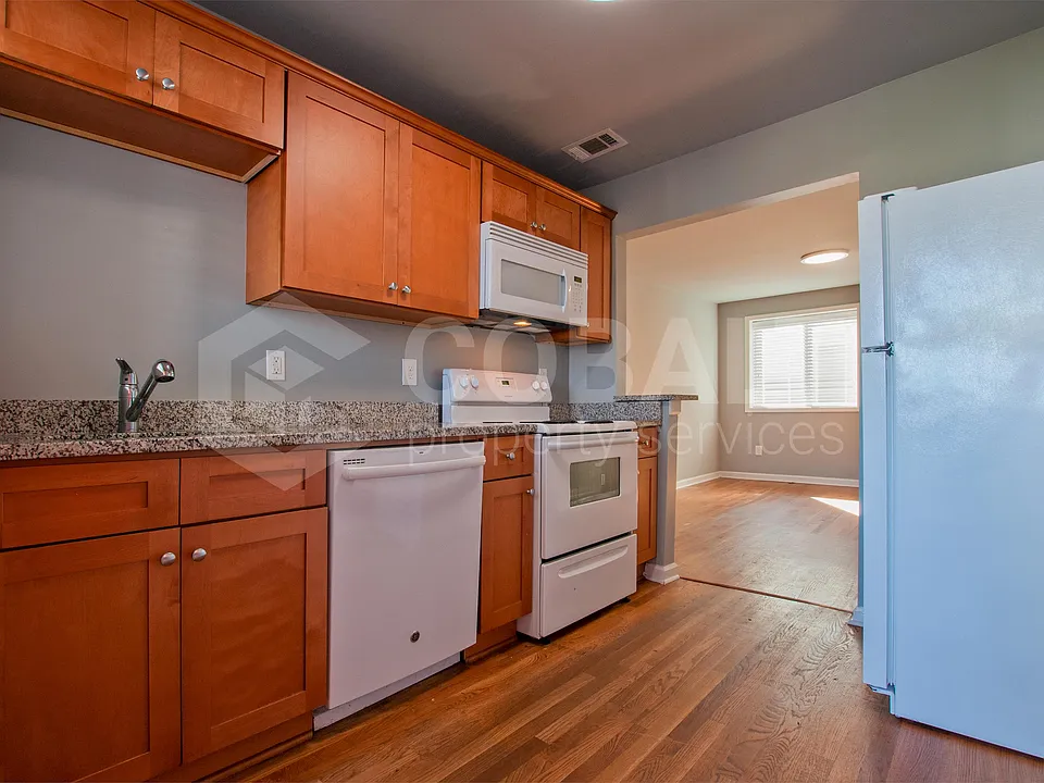271 Glen Iris Dr NE #4B