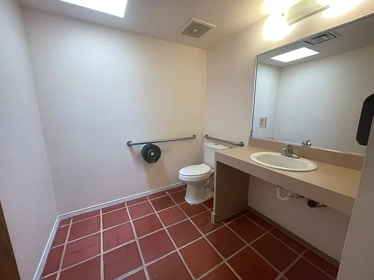 1709 Girard Blvd NE #1 — Photo 15