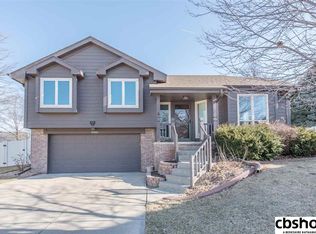 10416 Redick Cir, Omaha, NE 68122