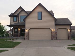 1610 SE Heritage Dr, Waukee, IA 50263