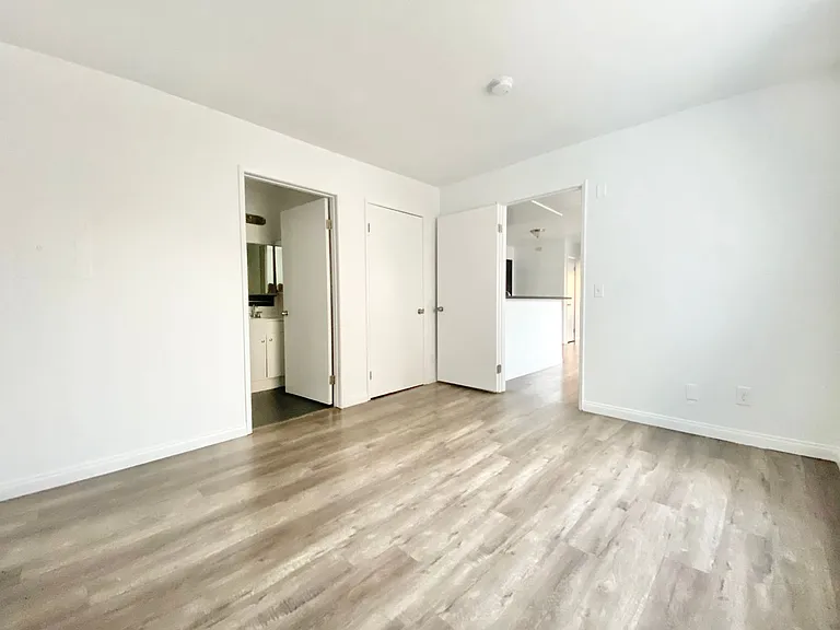 Electro Apartments - WSP 833 Berendo LLC — Photo 29