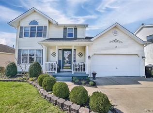 27 Traceway, Lancaster, NY 14086