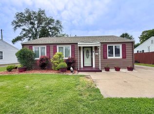 971 41st St, Moline, IL 61265