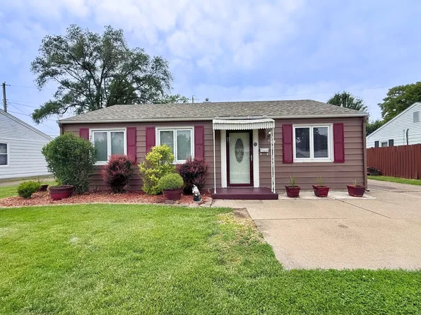 971 41st St, Moline, IL 61265