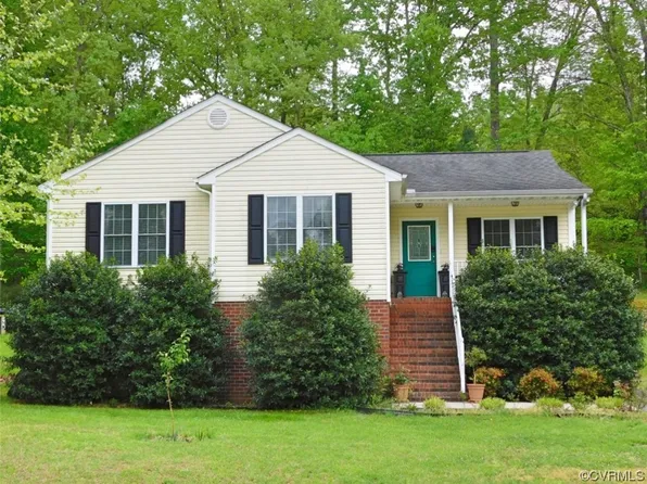 100 Russells Way, Farmville, VA 23901