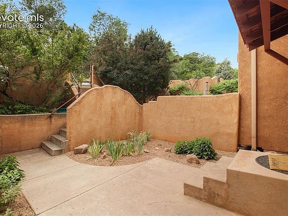 4th image of 326 Santa Fe Pl Unit A