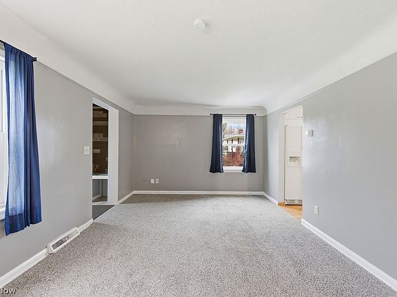 5th image of 34857 Roberts Rd