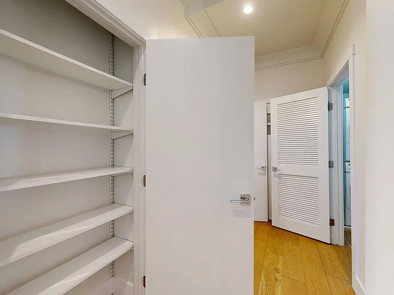 1305 Lombard St #1 — Photo 15