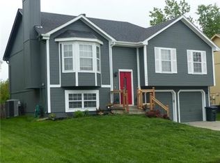 10635 N Booth Ave, Kansas City, MO 64157