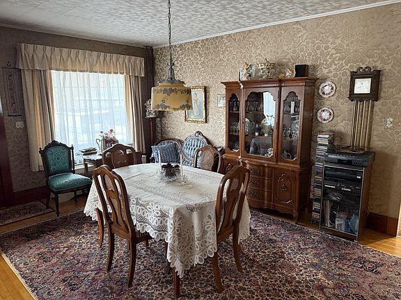 5th image of 358 Willard Street