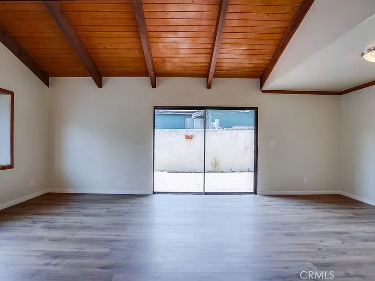 1307 Mackay Ln — Photo 12
