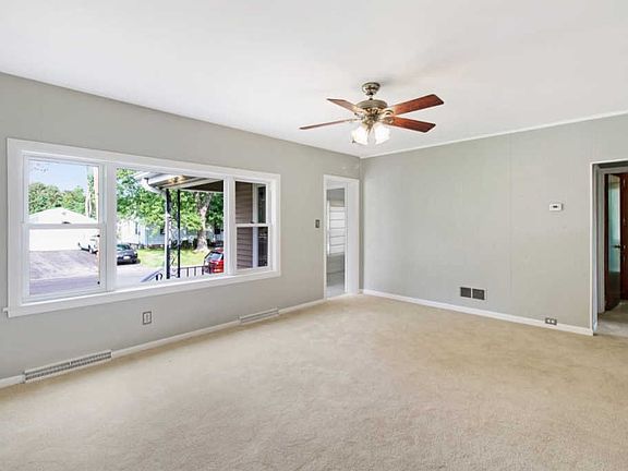 3rd image of 4204 N Dayton Ave