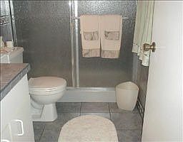3rd image of 4047 Eastridge Dr