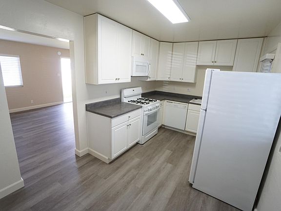 5th image of 1073 Missouri St