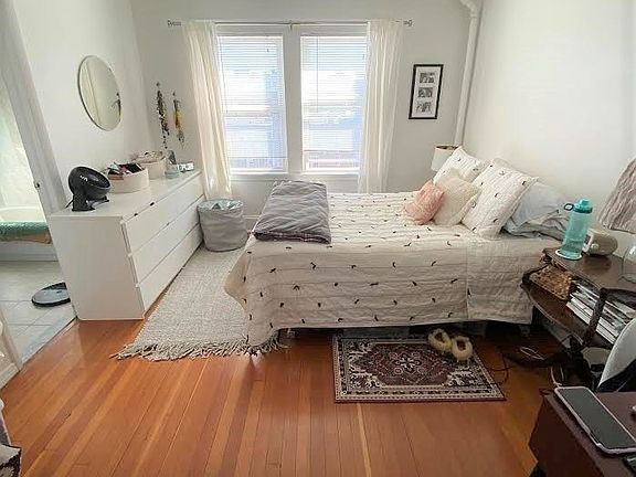 3rd image of 21-41 28th St