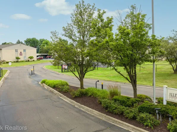 10020 Allen Pointe Dr N #10020, Allen Park, MI 48101