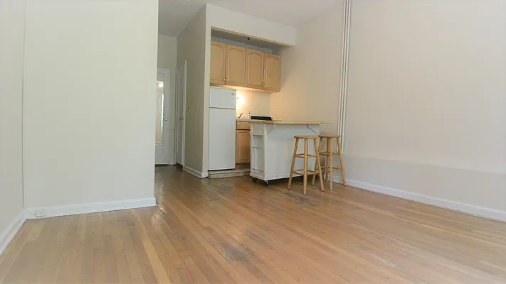 Rented by City Connections Realty | media 7