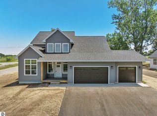 393 Zinnia Dr, Traverse City, MI 49696