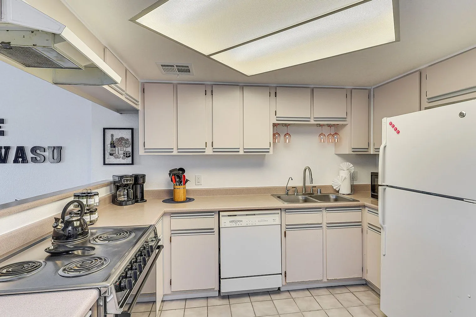 2 bed, 2.0 bath, 1022 sqft, $11,208 — Photo 3