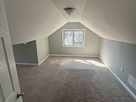 2nd image of 3958 Lenox St