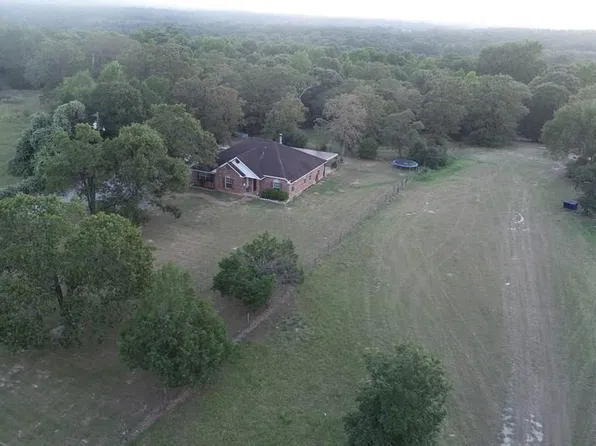 2426 Private Road 3410, Buffalo, TX 75831