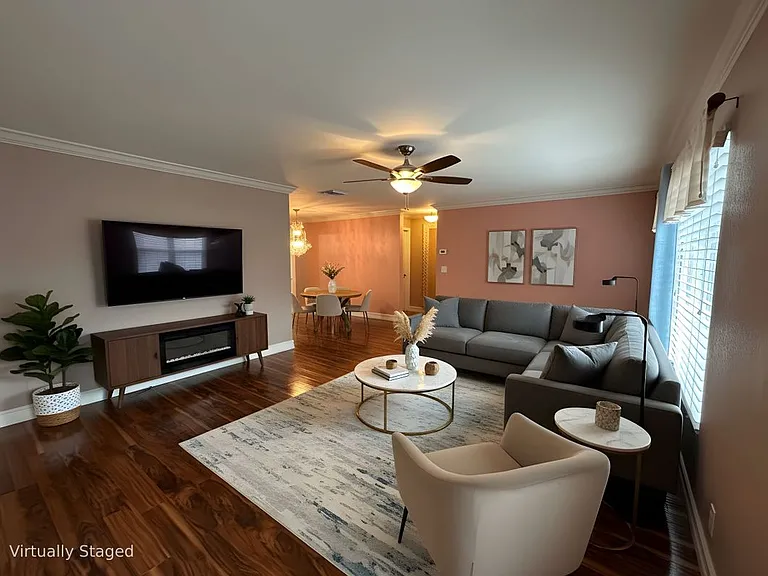 4945 NW 55th Ct — Photo 2