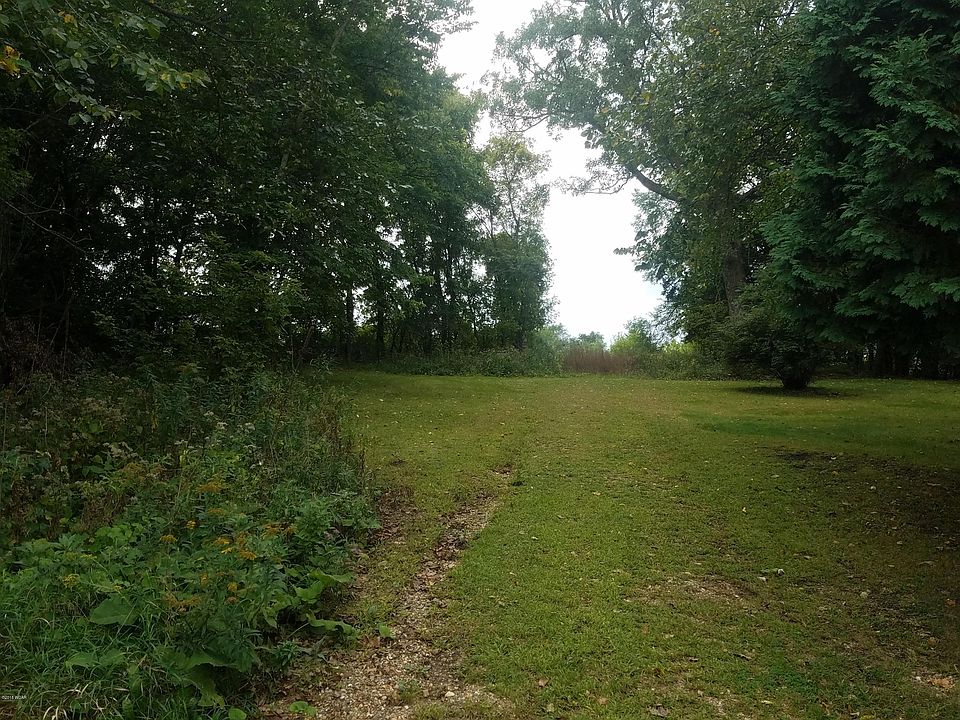 1st image of 161 Avenue NE