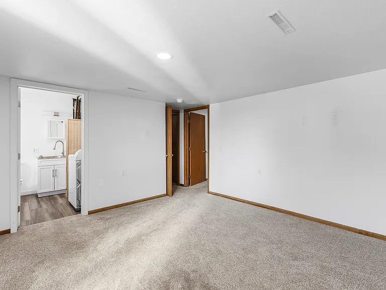 570 Oasis Dr — Photo 15