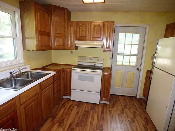 3rd image of 152 Hiawatha Dr