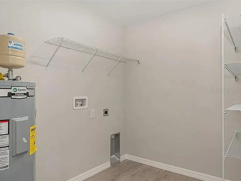 308 Avenue P NW — Photo 9
