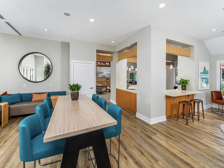 Berkeley-Columbia Court Apartments — Photo 8