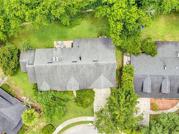 3rd image of 744 Riverbend Blvd