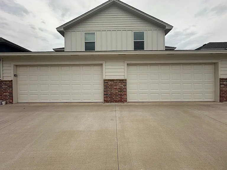 10814 NW 119th Pl — Photo 2