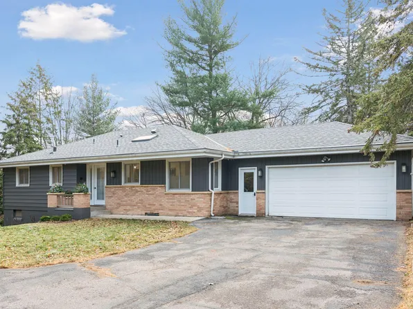 15009 Lynn Ter, Minnetonka, MN 55345