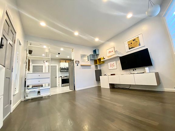 2nd image of 13016 14th Ave Floor 1
