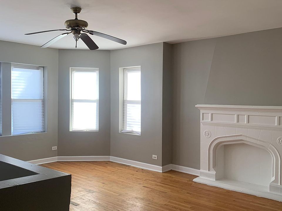 Upper Level Living Area w/Faux Fire Place