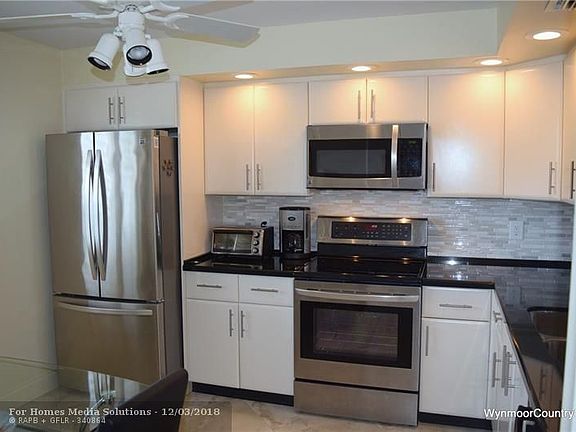 5th image of 3403 Bimini Ln APT F2